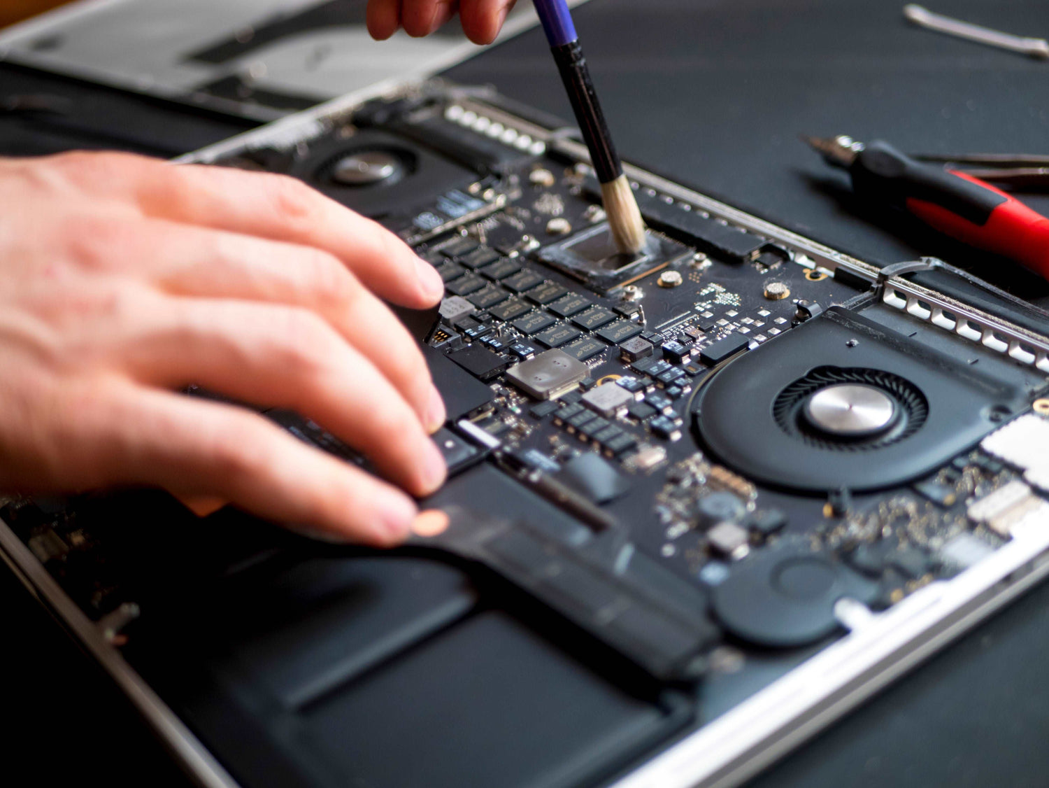 Curatare laptop