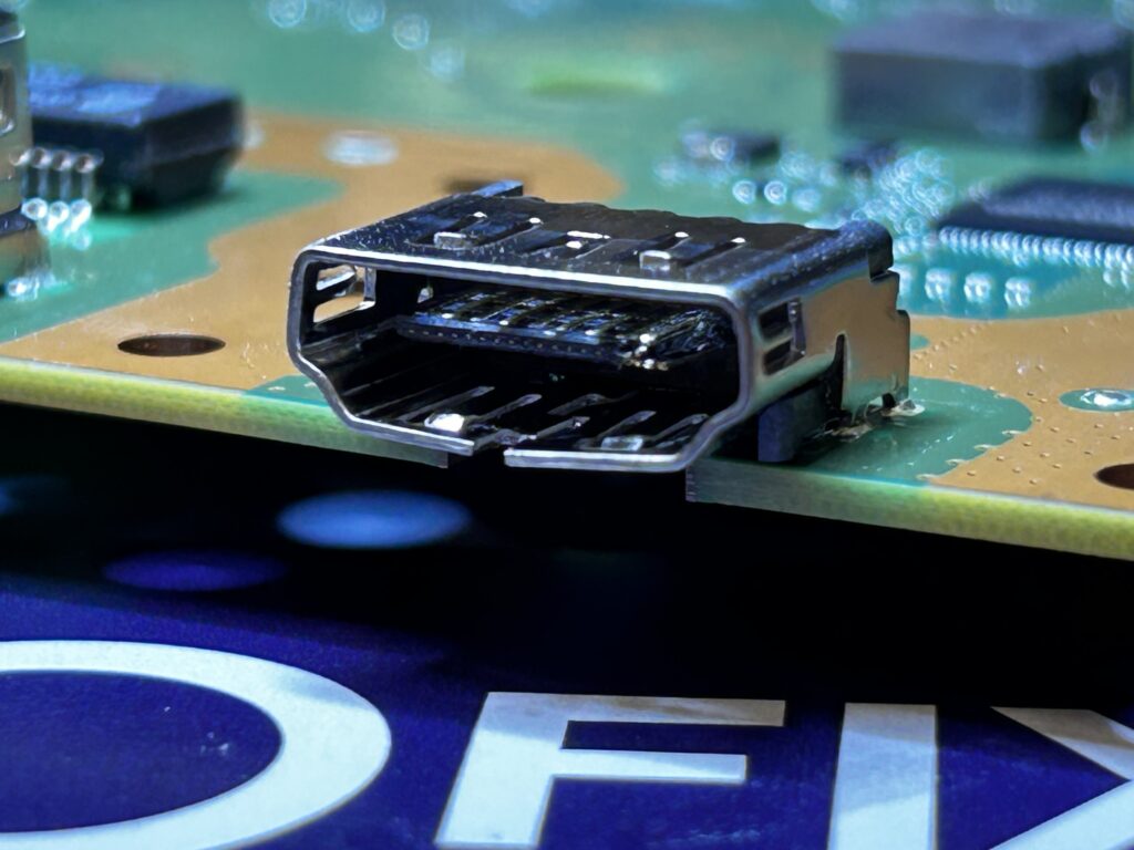 Inlocuire Port HDMI Consola